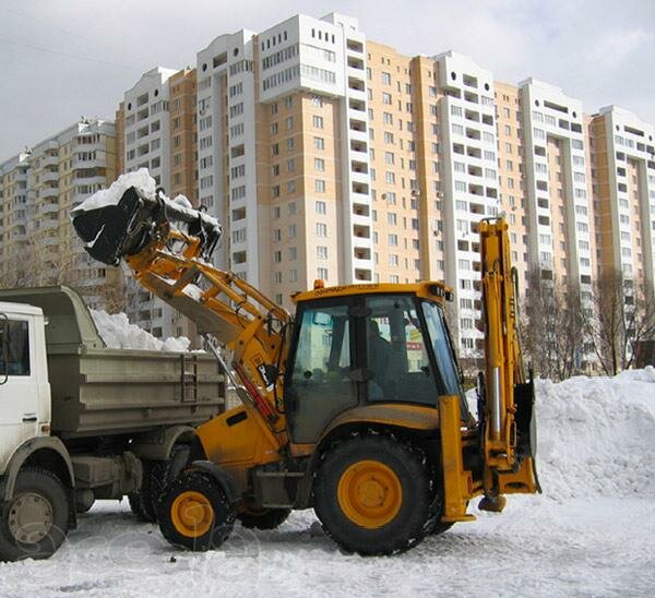 уборка снега спецтехникой в Ростове на Дону